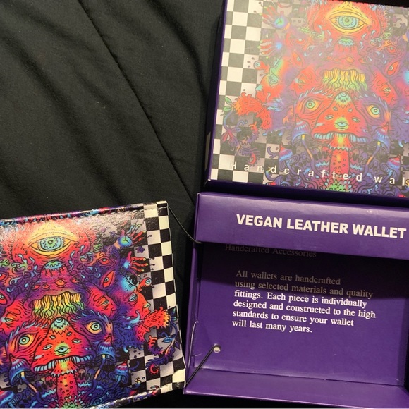 Vegan leather Psychedelic Mushroom Wallet NIB - Picture 3 of 5